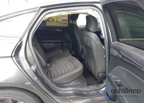 2018 Ford Fusion S z USA, uszkodzony, nr VIN 3FA6P0G7XJR127631